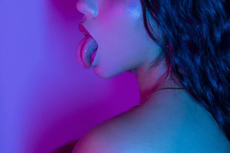 Iriana_Vexz Purple Pic 3