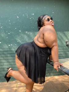 BigAssBBW26のPublicの 2枚の写真