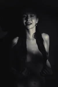SweetEuphoria_ Black and White Photo Session Pic 3