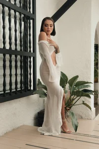 ValerieAustin Revealing charm Pic 6