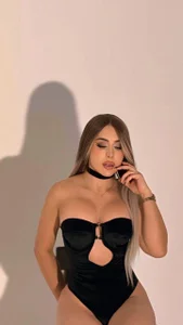 SophieBarnett Come with me 😈🔥 รูป  6