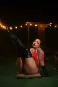 samara_smithh Loving in red🫦 зображення 4