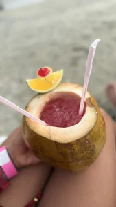 serena_willow on the beach Foto 6