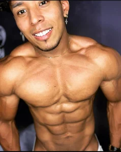 bradley_smith Smiles and muscles Hình