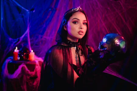 hannah_miltonn Night Breath Pic 6