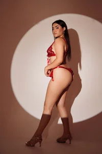 Jadee_Carter Disarming red 💋 Poză 2
