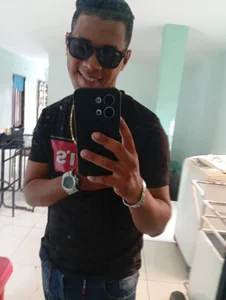 Leo_444_ Public  3টি ছবি