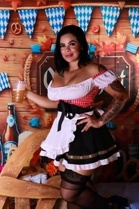 emma_madi Let's toast together at my Oktoberfest🍻😍 Immagine  2
