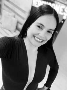 CharlotteCottin Happy start to the week, love ❤️😍 Immagine  3