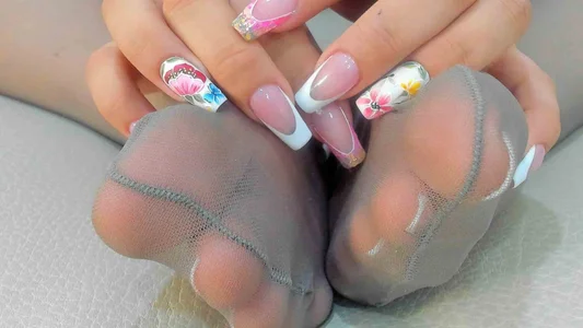 Pantyhose_queen my feet and nylons  5টি ছবি