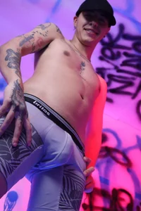 Lobo_17_ Red&Blue Pic 3