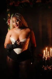Adelehottman HOT ME Pic 3