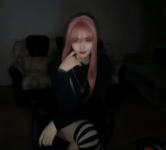 ShaynaLinley Makima Pic