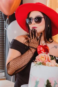 taylor_bennet HAPPY BIRTHDAY TO ME, FEBRUARY 19 🎉 Pic 3