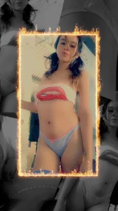 KattalellaGomezのPublicの 3枚の写真