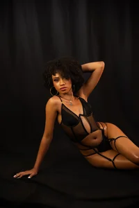 Nahomi_King May sensuality flow in you Hình 3