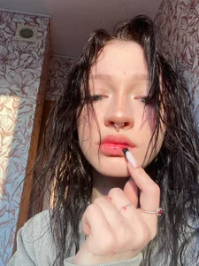 Naomiya-Lee Public Pic 5