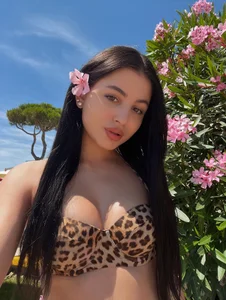 Nikol_Dream_ Public Pic 9