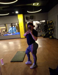 kyliejenner_hot passion exercise hobbies♥️💪🏻🦿 Poză 3