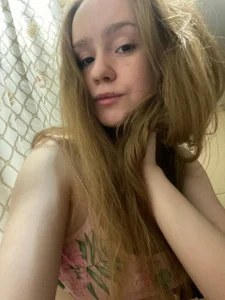 Messy Hair, Soft Mood 🤎 de VirginaCoty  2 Imagens