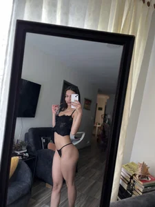 aleesha_cameron02 They say a gym body is to be admired… I’d rather have you enjoy it your way Pic 3