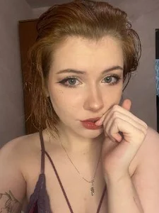 Redhead me de CutieTori  2 Imagens