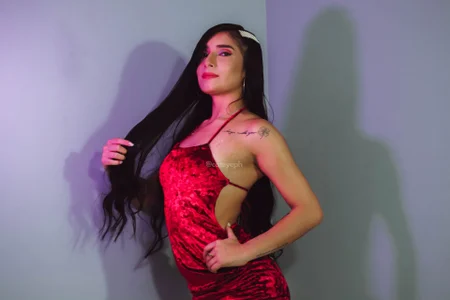 Lady in Red, ready to set your night on fire🔥 od Vhaleria_Vega  snímek