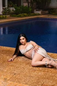 Harper-Avary night swimming pool 💙 зображення 2