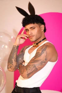 "Happy Easter." 🐰🐰 de Alessandro_Vanni  2 photos