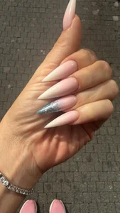 Anna-LustigOfficial New nails 💅🥰 Foto