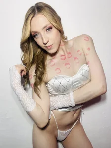 hazisabel kisses 😍💋 Foto