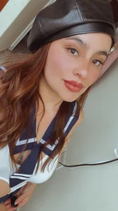 Gabriela-Parker_ 🎃🎃🎃  4টি ছবি