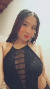 Girl_Buzy Public 圖片