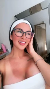 Mia_Paradis Mia 2026✨✨  2টি ছবি