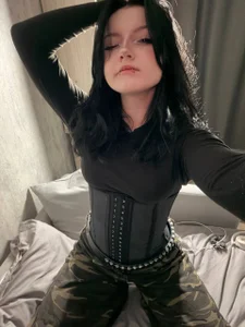 pinkfondnes on my knees for you Pic