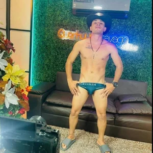 Brandon_Bless kullanıcısının PAREJA albümü -  3 fotoğraf