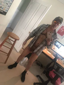 hotdadbod Public Pic 4