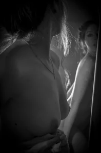 Meredit_Lane: sensuality🔥🧡 ( 2 фото)