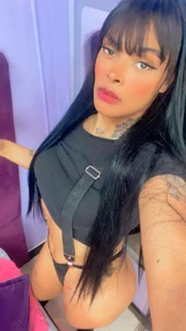 EmmaEbony_ I am Queen, i know!! Immagine  2