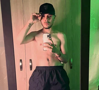 robin_model robin_model صورة واحدة|robin_model robin_model صورتان|robin_model robin_model  3 صور|robin_model robin_model  3 صورة