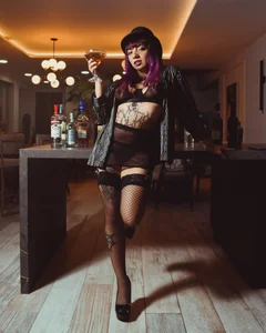 agathaaiko6 la chica de las botellas รูป 