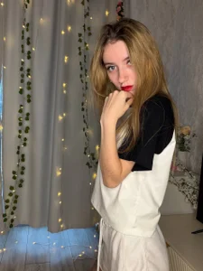 NellieEinspahr I smile, and you’re already excited Pic 4