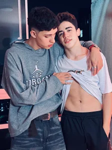 Jeunes_Grossieres Public 사진 2