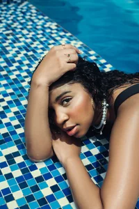 LisaMendezpool party图片 2