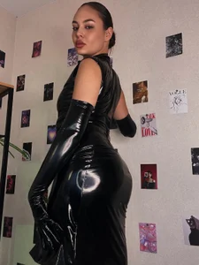 JaneWyatt It's the beginning of the week, are you planning to please the lady? Pic 5