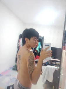 MicropenisbigのBoxers Grayの 3枚の写真
