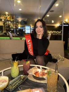 MiaMorenoo My birthdays🎂🖤✨ Foto 3