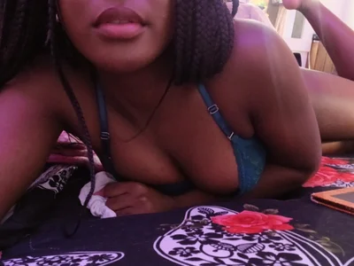 _Elena_0 Public Pic 2