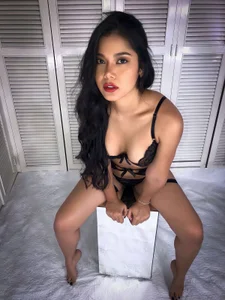 Black de JasmineMore  4 Imagens