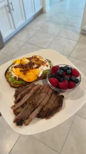 hottiesjuls yummy 🥓🥕🥝 slika 2